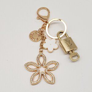 Authentic Louis Vuitton Lock & Key with Unbranded Flower Charm, Keychain 013026